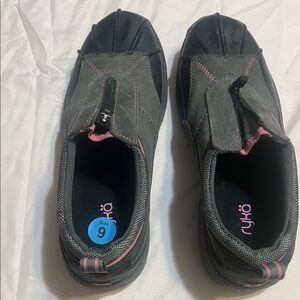Ryka Women's Black and Pink Athletic Shoes